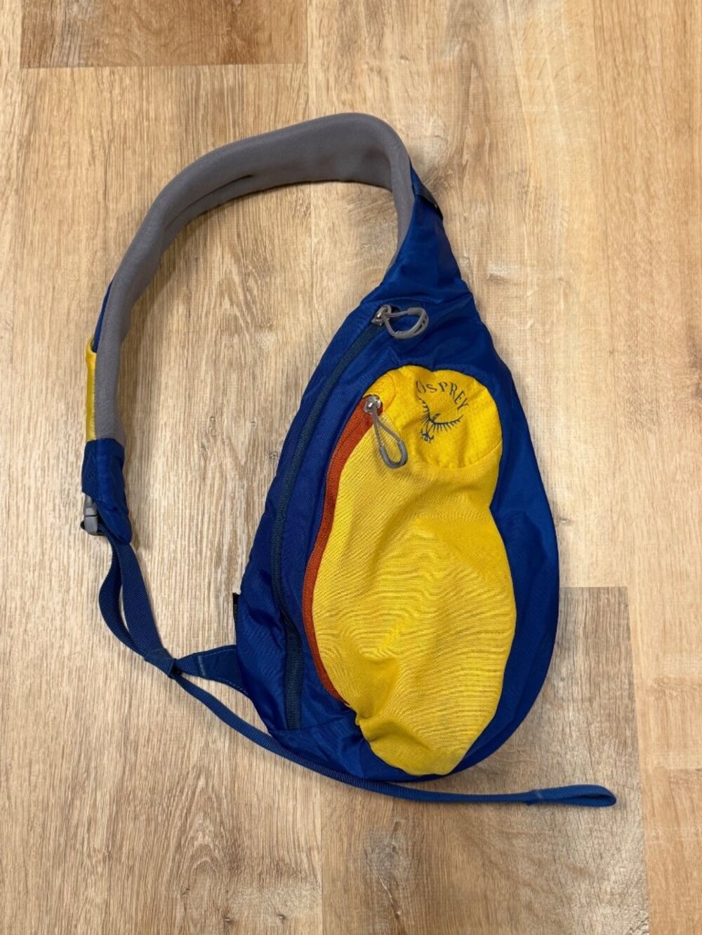 Osprey Daylite Sling Backpack Blue Yellow Lightweight Travel Bag Adjustable Stra
